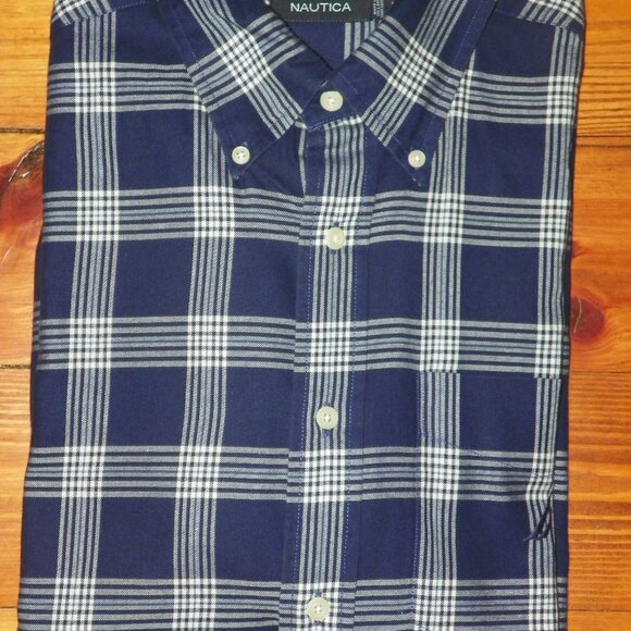 NAUTICA 100% COTTON LONG SLEEVE PLAID SHIRT   SZ MED - Picture 1 of 1